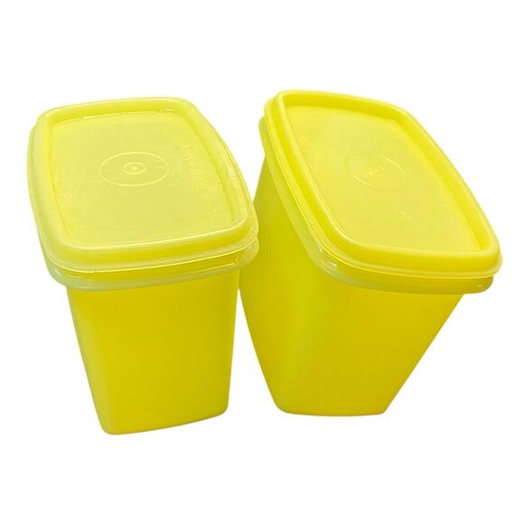 Lot of 2 Tupperware 3.5 Cup Yellow Shelf Saver Container w Lid 1243 1244 Vintage - Picture 3 of 10